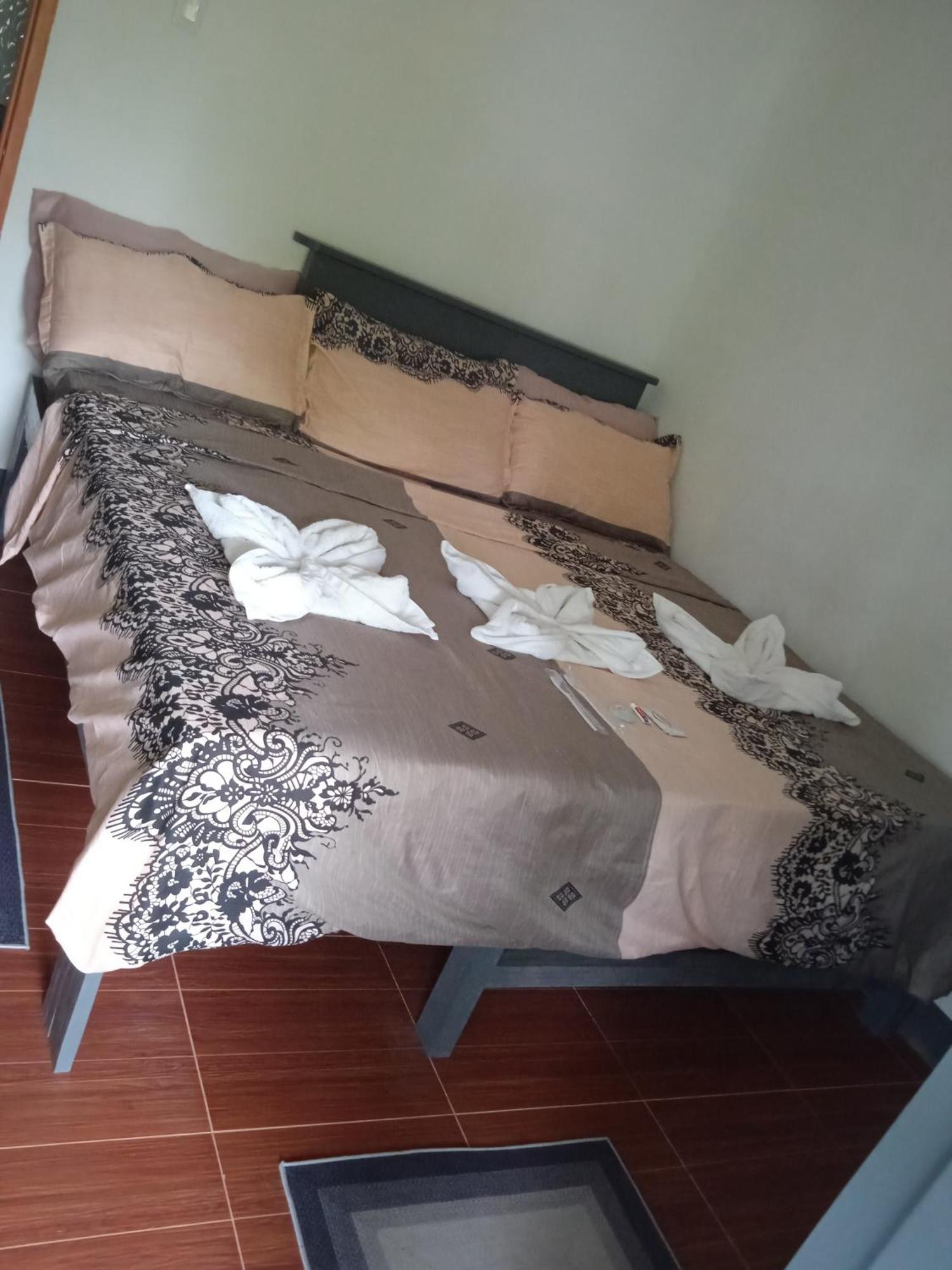 Sarah'S Garden Bnb & Spa Bed and Breakfast Clarin  Εξωτερικό φωτογραφία